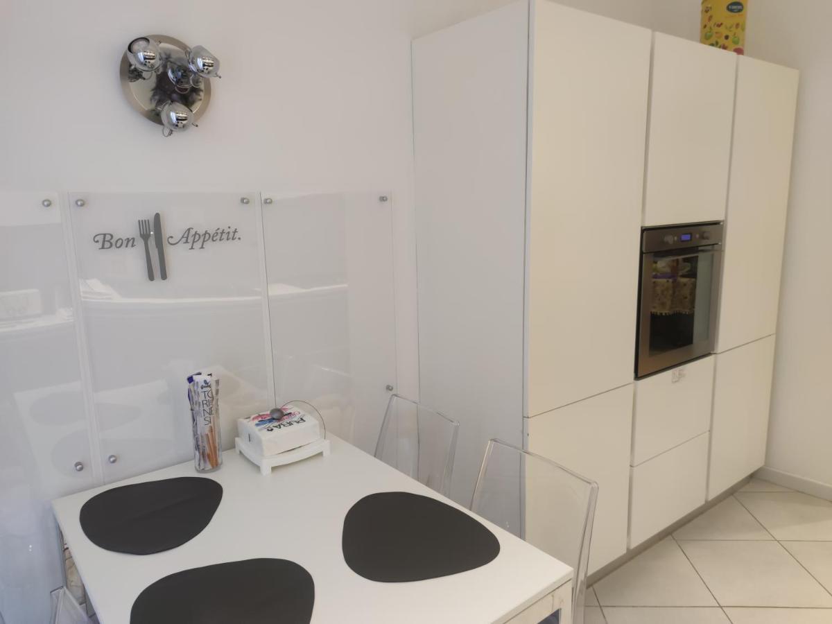 Appartamento Emmerosa, Centro Citta, Parcheggio Verona Bagian luar foto