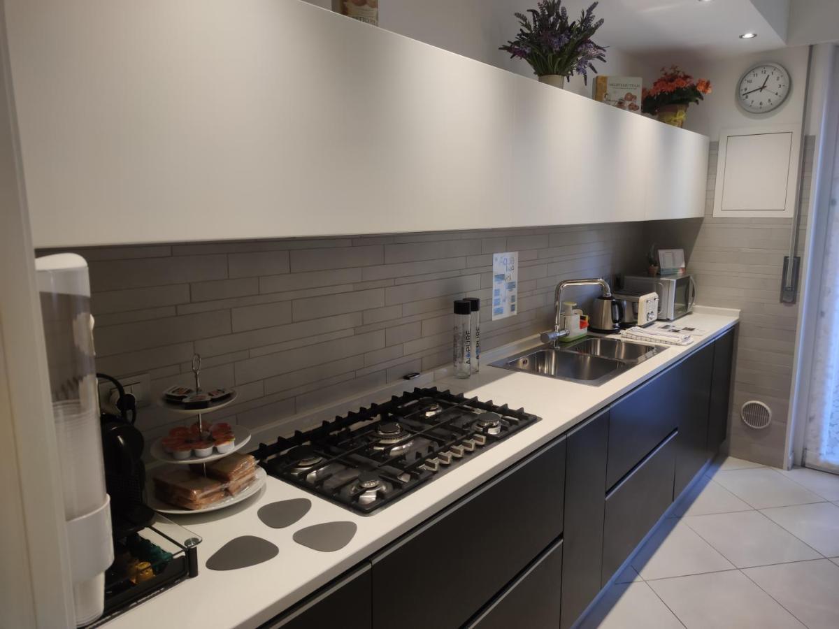 Appartamento Emmerosa, Centro Citta, Parcheggio Verona Bagian luar foto