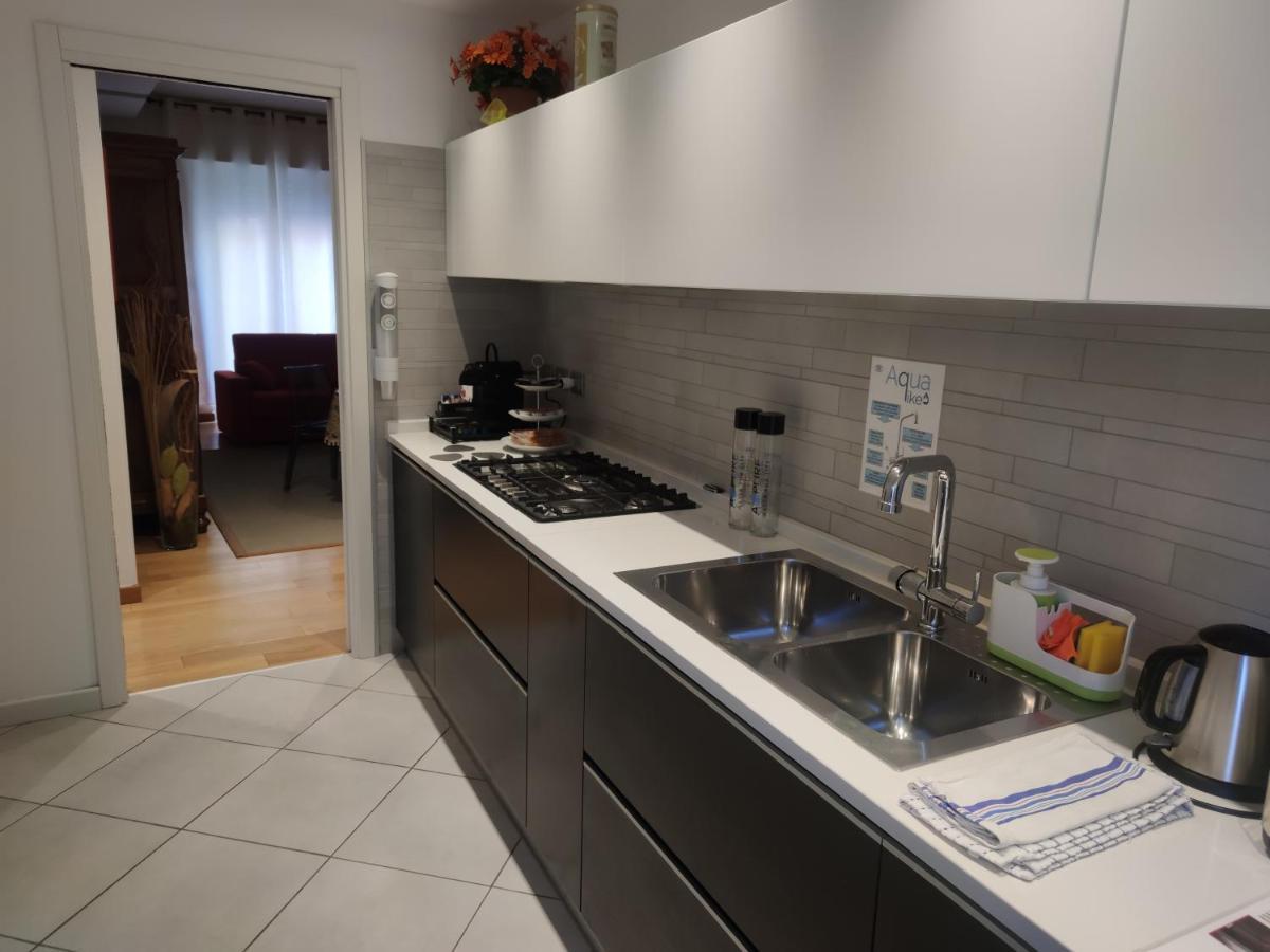 Appartamento Emmerosa, Centro Citta, Parcheggio Verona Bagian luar foto