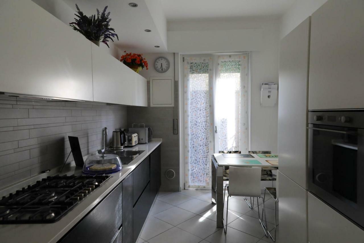 Appartamento Emmerosa, Centro Citta, Parcheggio Verona Bagian luar foto